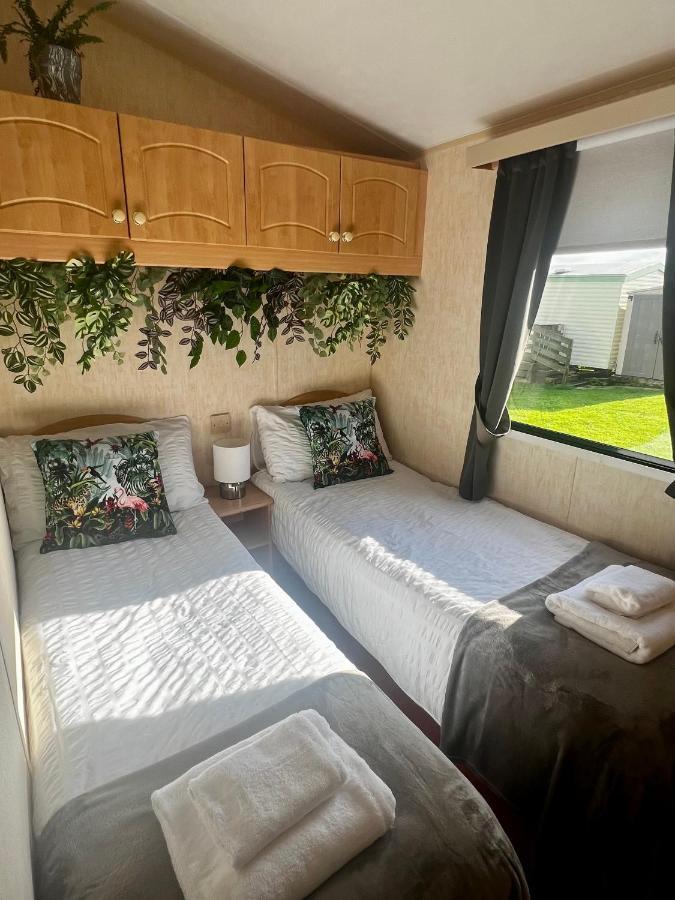 Jungle House No.26 At Three Lochs Holiday Park Newton Stewart Extérieur photo